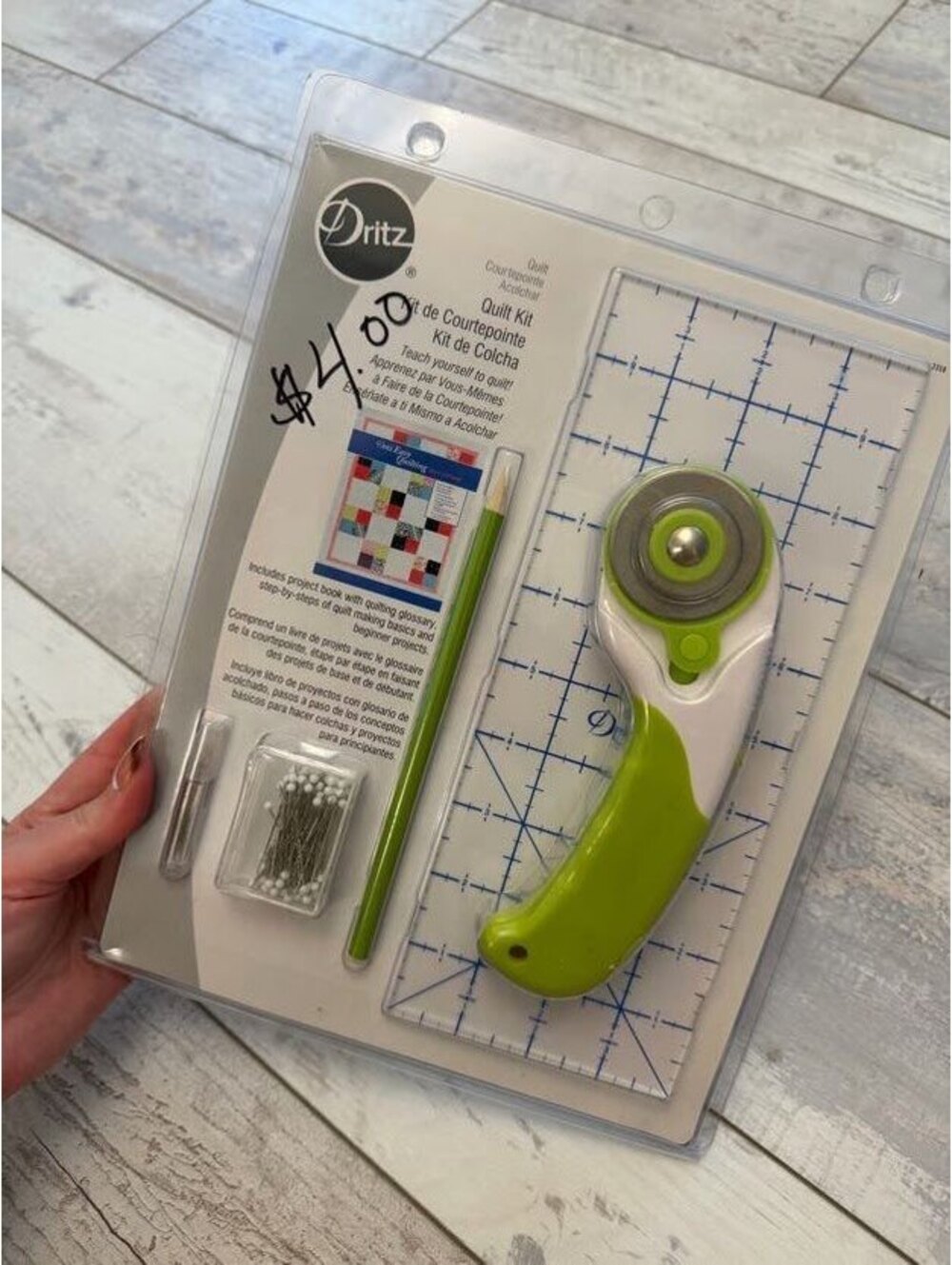 Dritz Essential Quilt Kit Beginners Rotary Cutter 3358